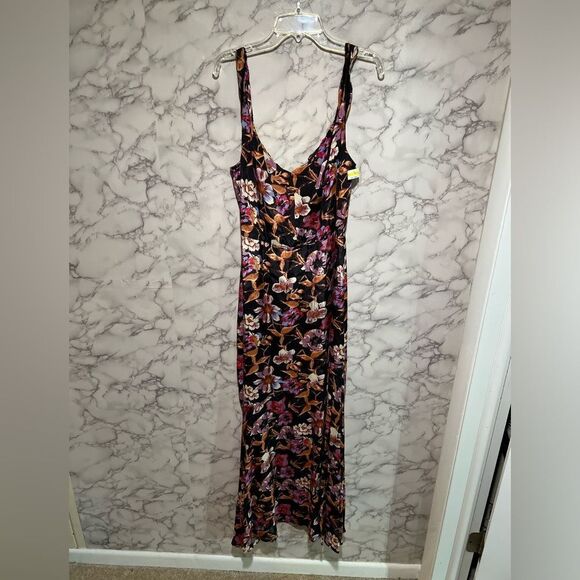SAM EDELMAN
Women's Floral-Print Wrap-Style Maxi Dress - Picture 3 of 11